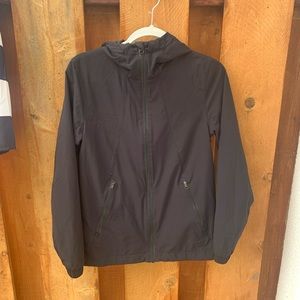Lululemon women’s black hooded windbreaker zipped jacket size 6